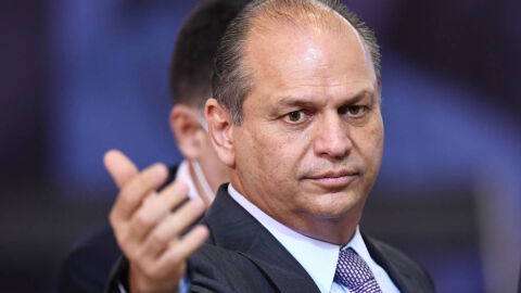 Líder de Bolsonaro sugere "zero" reajuste salarial servidor público federal