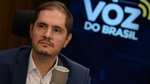 Ministro da AGU fala sobre vacinação irregular de crianças no Brasil