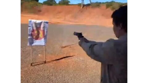 Vídeo: deputado ameaça "comunistas" disparando arma durante sessão em MS