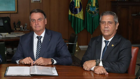 "O presidente está fazendo de tudo para perder", diz própria campanha de Bolsonaro