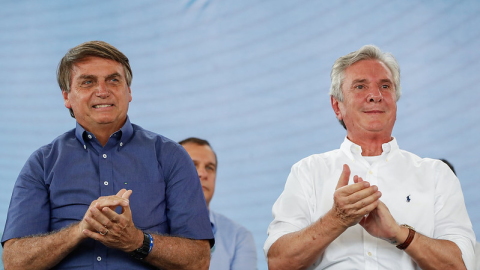 Parecidos: Collor e Bolsonaro fazem motociata em Alagoas