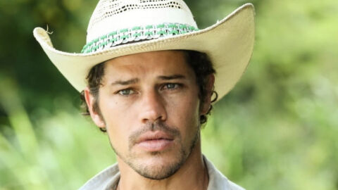 José Loreto expõe relação com ator de Pantanal, arranca roupa com parte durinha 