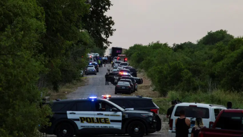 Polícia acha mais de 40 corpos dentro de carreta nos EUA 