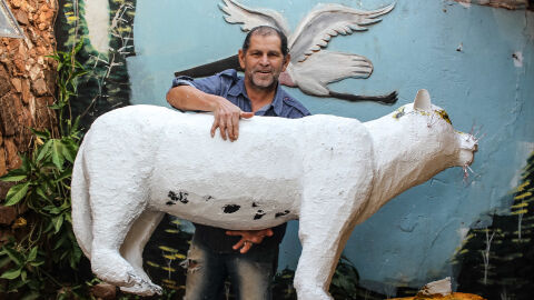 Criador dos animais da Praça Pantaneira, artista Levi Batista morre aos 61 anos