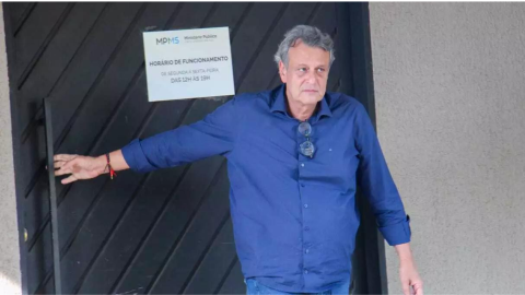Demitido, Flávio Britto presta depoimento na sede do Gaeco