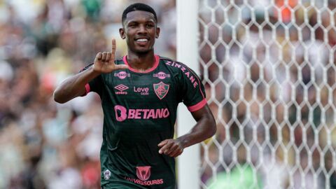 Fluminense vence o Madureira e reassume a liderança do Carioca