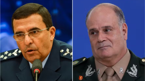 Ex-comandantes falam à Polícia Federal e entregam Bolsonaro