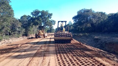 Para fortalecer logística, Governo de MS realiza obra em importante estrada de Coxim
