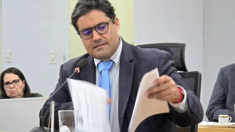 Vereador solicita realocação de funcionária de Iunes por suspeita de 'compra de votos'