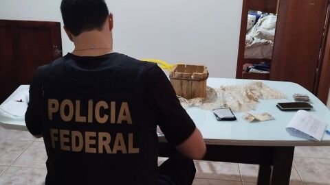 Quadrilha mantinha 'fake' para vender dinheiro falso na internet