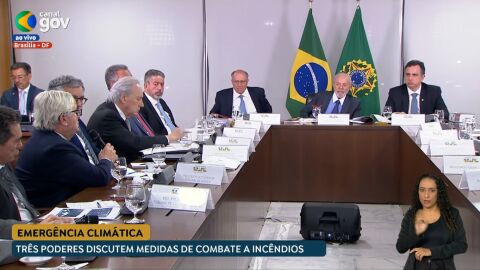 Ao vivo: Lula reúne os Três Poderes e anuncia pacote contra os incêndios