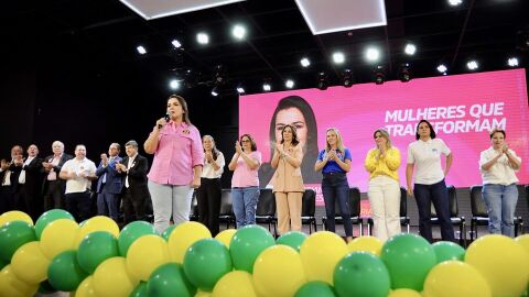 Adriane reúne 3 mil em evento com Michelle Bolsonaro, Tereza e Damares