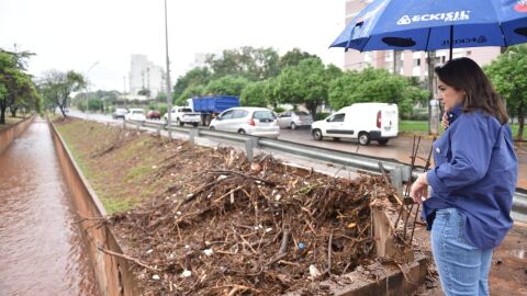 Prefeita vistoria força tarefa contra estragos da chuva na Capital