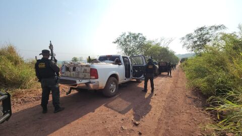 Comboio de 6 caminhonetes roubadas cai com R$ 41 milhões em maconha