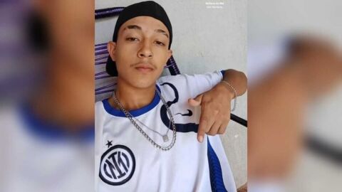 Adolescente de 17 anos morre após colisão entre moto e carreta na 262