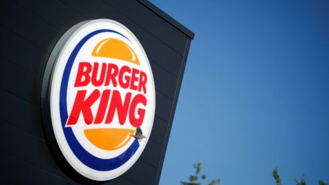 Liminar proíbe Burger King de contratar menores em atividades insalubres