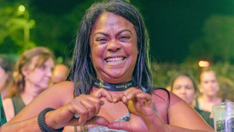 'Esse show está salvando minha vida', diz cozinheira fã de Xande de Pilares