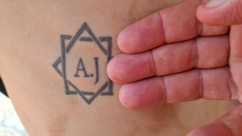 Vítimas eram escravizadas e obrigadas a tatuar nomes de patrões em MG