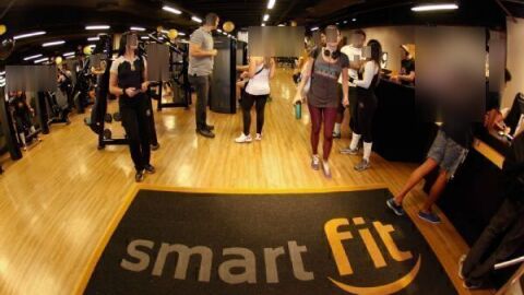 Professor denuncia homofobia e assédio moral em academia Smart Fit