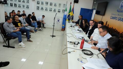Advertência forçou troca de 71 ônibus e nova decisão pede substituição de mais 98