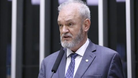 Geraldo Resende cobra pagamento de salários atrasados a profissionais das APAEs