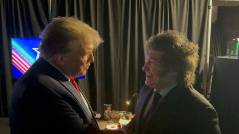 Imitando Trump, Milei restringe a presença de estrangeiros na Argentina