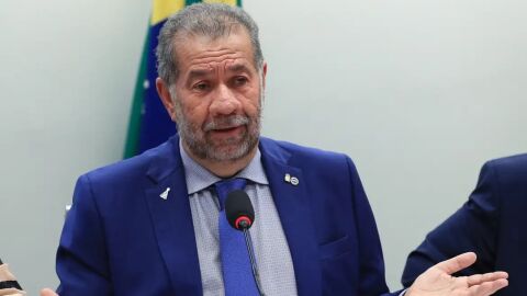 Após fraude no INSS, Lupi pede demissão do Ministério da Previdência