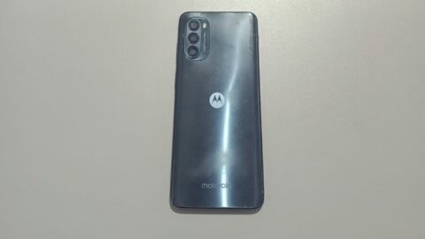 Funcionários de lava a jato furtam celular do patrão e desviam R$ 30 mil 