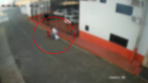 Homem puxa enteada de 2 anos pelo braço, a joga no chão e vai preso em MS