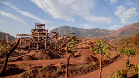 Mineradora oferece vagas com salários de até R$ 8 mil em Corumbá