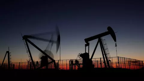 Tensão entre Israel e Irã faz petróleo disparar e abala mercados globais