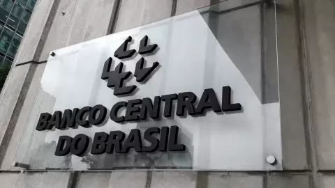 Copom decide hoje se interrompe alta da Selic com inflação em queda e cenário incerto
