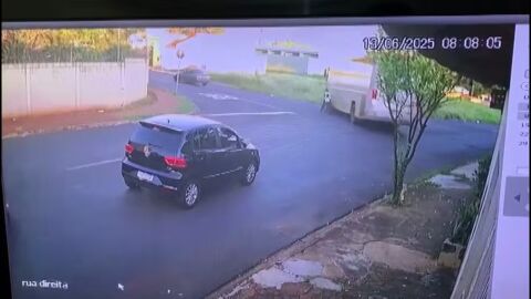 VÍDEO: Ônibus atropela duas crianças em bicicleta; uma morre e outra está internada