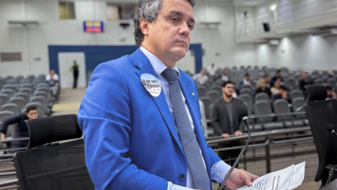 Apesar de homenagem, vereador Landmark endossa crítica de Zeca ao aparelhamento do Sebrae