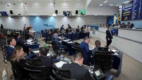 Câmara aprova pacote fiscal que destrava financiamentos ao Executivo