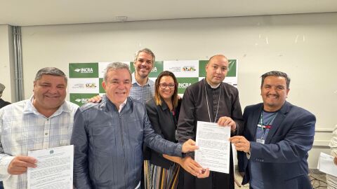 Vander Loubet participa de entrega do Incra para assentamentos em MS