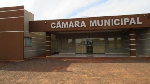 MP pede fim de nomeações irregulares e extinção de cargos na Câmara