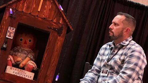 Morte durante turnê com a boneca Annabelle choca fãs de terror nos EUA
