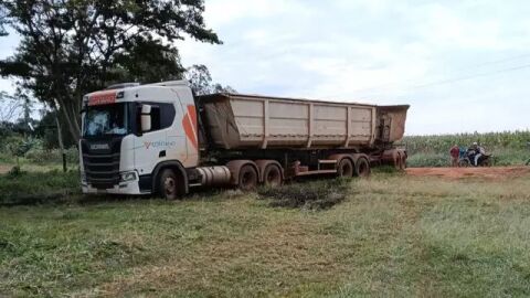 Criança morre eletrocutada após carreta derrubar poste em fazenda de MS