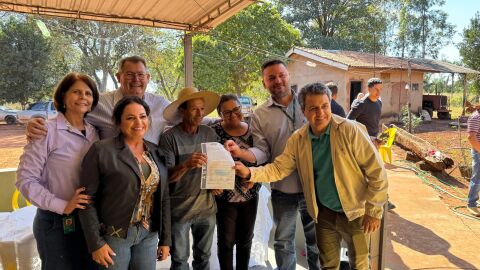 Landmark comemora entrega de títulos de terra a 16 famílias de pequenos produtores em MS