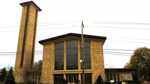 Tiroteio em escola católica deixa mortos e feridos nos Estados Unidos