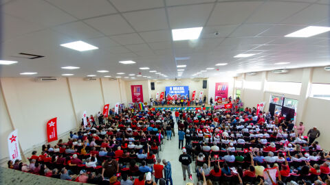 Ao filiar Fábio Trad, milhares de petistas gritam 'nosso governador!'