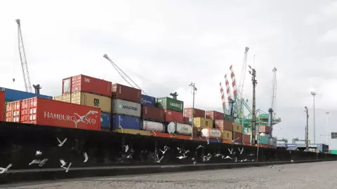 Tarifaço dos EUA atinge ações de empresas brasileiras na Bolsa, mas impacto no PIB é mínimo