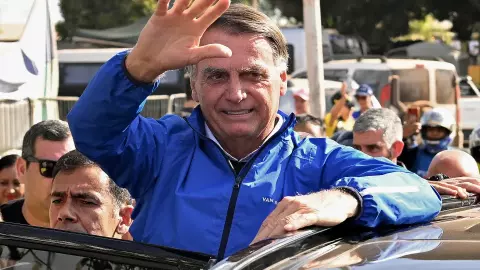 Bolsonaro completa uma semana em prisão domiciliar