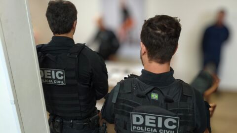 Servidora desviou R$ 425 mil da prefeitura para serviços de bruxaria