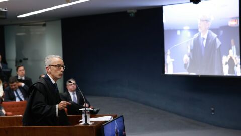 Defesa de Mauro Cid defende delação premiada e refuta coação