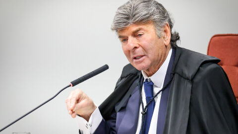 'In Fux we trust': extrema direita já sabia com quem contar