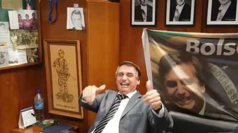 'A Papuda lhe espera': frase dita há 9 anos volta contra Bolsonaro