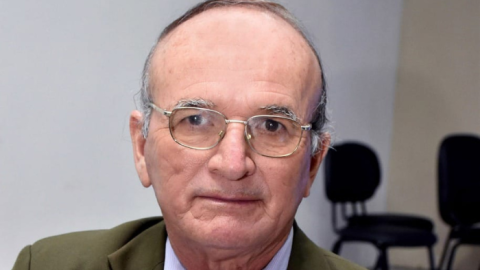 Presbítero da ADM, Vilmar morre ao bater Etios contra carreta; esposa é ferida