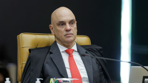 Alexandre de Moraes enquadra Cláudio Castro, autor da chacina no RJ
